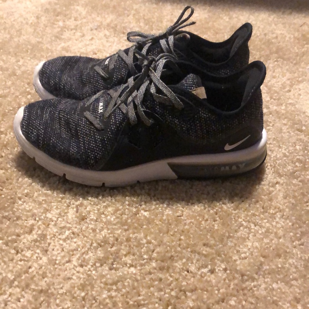 Nike Air Max’s Black and grey Size 8